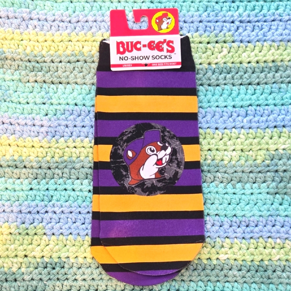 NWT Buc-ees Unisex Halloween Striped No-Show Socks Purple/Gold/Black